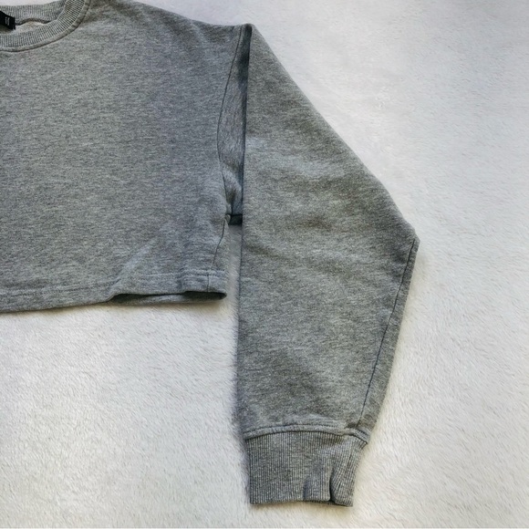 Missguided, Cropped Long Sleeve Sweatshirt, Size 6 - Picture 8 of 10